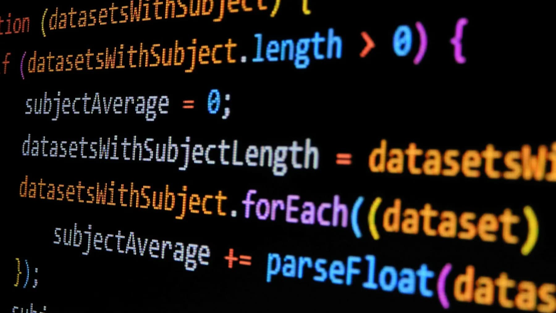 Quellcode mit einer Datenbankabfrage auf dunklem Bildschirm